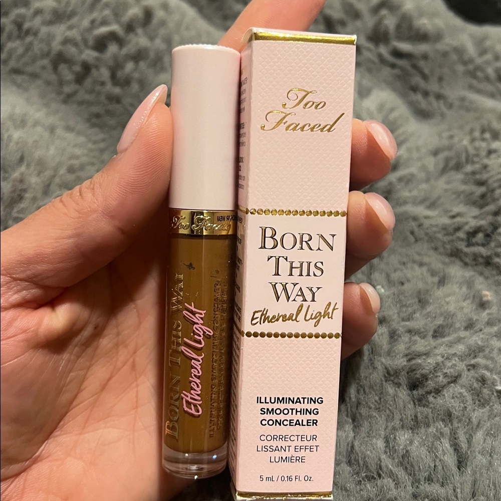 TOO FACED Born This Way Ethereal Light Illuminating Smoothing Concealer - Picture 9 of 9